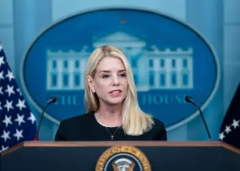 Más de 2.700 miembros de Tren de Aragua arrestados dentro de los Estados Unidos este año, dice el fiscal general