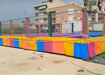 Trampolín en el recinto ferial donde un niño recibió una descarga eléctrica.