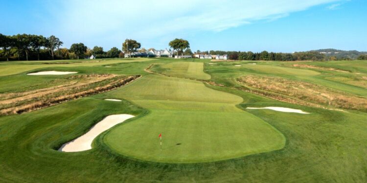 El 10º hoyo de Oakmont Country Club en Oakmont, Pensilvania, el lunes 16 de septiembre de 2024. (Fred Vuich/USGA)