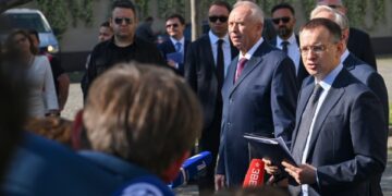 Conferencia de prensa después de las conversaciones de paz en Estambul.