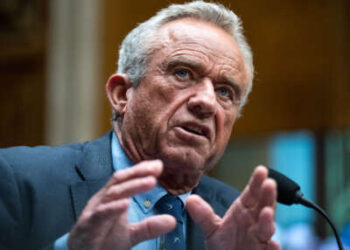 El secretario del HHS, Robert F. Kennedy, Jr., testifica durante una audiencia del Comité de Salud, Educación, Laboramiento y Pensiones del Senado en la construcción de Dirksen el 14 de mayo de 2025.