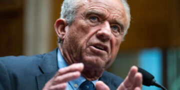 El secretario del HHS, Robert F. Kennedy, Jr., testifica durante una audiencia del Comité de Salud, Educación, Laboramiento y Pensiones del Senado en la construcción de Dirksen el 14 de mayo de 2025.