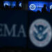 Una opinión dentro de la sede de FEMA como la entonces vicepresidenta Kamala Harris asiste a una sesión informativa sobre los impactos del huracán Helene y las actualizaciones sobre la respuesta federal, en la sede de la Agencia Federal de Manejo de Emergencias (FEMA) en Washington, DC, el 30 de septiembre de 2024.