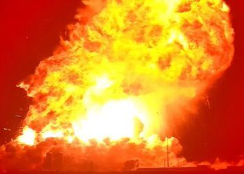 SpaceX dice que nadie lesionado después de la explosión de la nave espacial en Texas