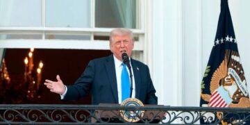 Trump prohíbe nuevas visas para ciudadanos extranjeros de 12 países