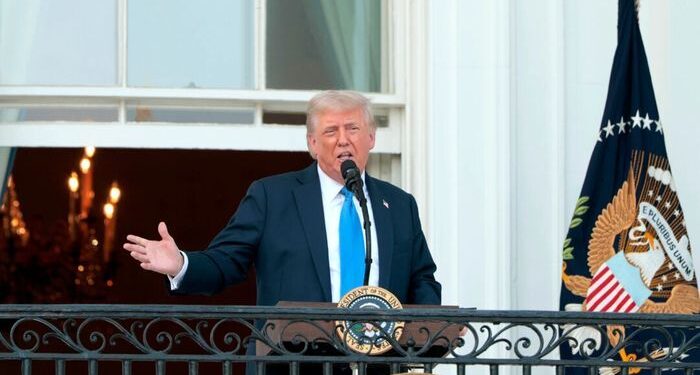 Trump prohíbe nuevas visas para ciudadanos extranjeros de 12 países