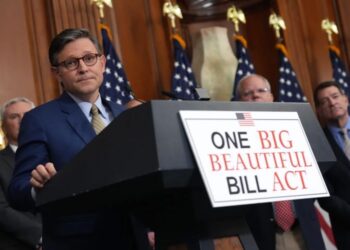 Venta de América: los peligros ocultos de la 'Big Big Beautiful Bill'