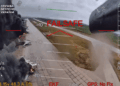 Imágenes de drones de aviones en llamas en una pista.