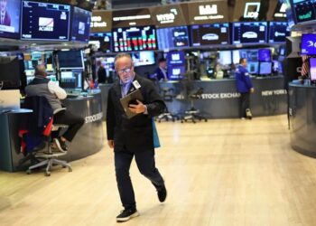 Wall Street Weekly: las acciones caen en medio de la incertidumbre política, Tensiones de Medio Oriente