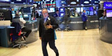 Wall Street Weekly: las acciones caen en medio de la incertidumbre política, Tensiones de Medio Oriente