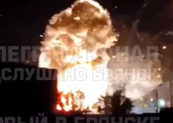 Una gran explosión y un incendio con detonaciones secundarias en el aeródromo de Bryansk condujo a la especulación de los canales de guerra rusos de que se utilizó un nuevo occidental misiles, con algunas afirmaciones de un Tauro suministrado alemán.