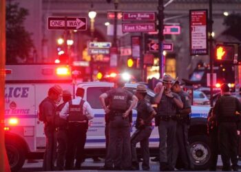 5 muertos, incluido el oficial de policía y el tirador, en el tiroteo en el edificio de la oficina de Manhattan