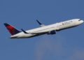 Delta 767 avión en vuelo.