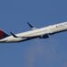 Delta 767 avión en vuelo.