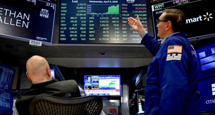 Aumento del 300 por ciento en los inversores estadounidenses defraudados por el fraude de acciones 'rampa y descuidada': FBI