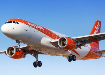EasyJet Airbus A320 Airplane Landing.