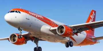 EasyJet Airbus A320 Airplane Landing.