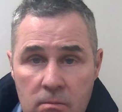 Mugshot de James Wellesley, acusado en un caso de fraude en el vino de £ 73 millones.