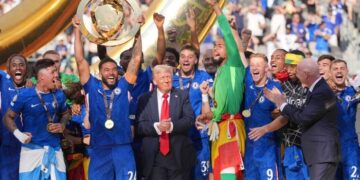 Chelsea vence al PSG 3–0 por el título de la Copa Mundial de Club, ya que Palmer obtiene dos veces y establece el tercer gol