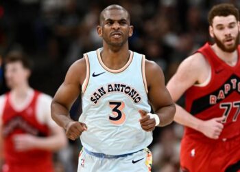 Chris Paul regresa a Clippers por lo que se espera que sea su temporada 21 y final de la NBA