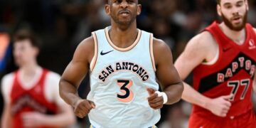 Chris Paul regresa a Clippers por lo que se espera que sea su temporada 21 y final de la NBA
