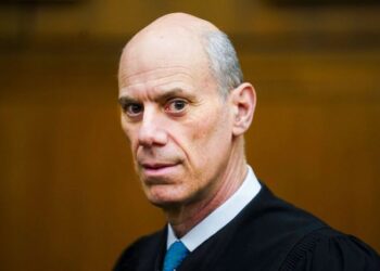 DOJ presenta la queja de conducta de mala conducta contra el caso de las clave de manejo de juez de deportaciones