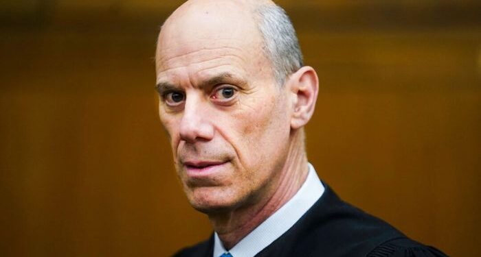 DOJ presenta la queja de conducta de mala conducta contra el caso de las clave de manejo de juez de deportaciones