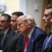 El DOJ apunta al juez federal por decir que Trump podría causar una "crisis constitucional"