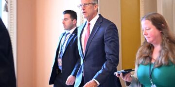 El Senado aprueba el paquete de recorte de gastos de $ 9 mil millones de Trump