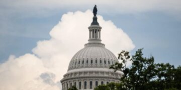 El Senado avanza en el proyecto de ley de recorte de gastos de $ 9 mil millones de Trump cuando Vance emite votos por votación