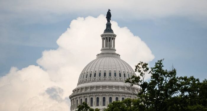 El Senado avanza en el proyecto de ley de recorte de gastos de $ 9 mil millones de Trump cuando Vance emite votos por votación