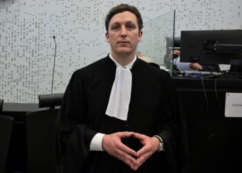 Abogado Maxime Tessier en la corte.