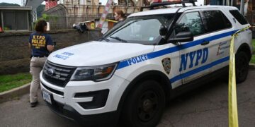 El agente de la Patrulla Fronteriza fuera de servicio disparó en Nueva York en aparente robo que salió mal