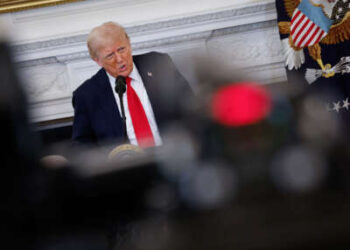 El presidente Donald Trump ofrece comentarios durante un almuerzo de la Oficina de Fe de la Casa Blanca en el comedor estatal en la Casa Blanca el 14 de julio de 2025 en Washington, DC