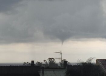 Peso de agua sobre los tejados.