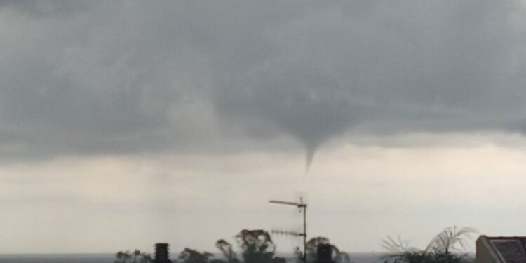 Peso de agua sobre los tejados.