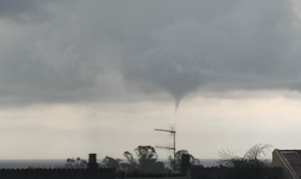 Peso de agua sobre los tejados.