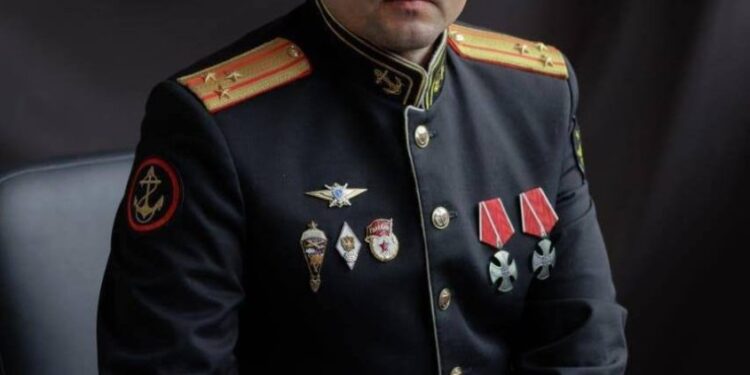 Retrato del coronel Sergei Ilyin en uniforme militar.