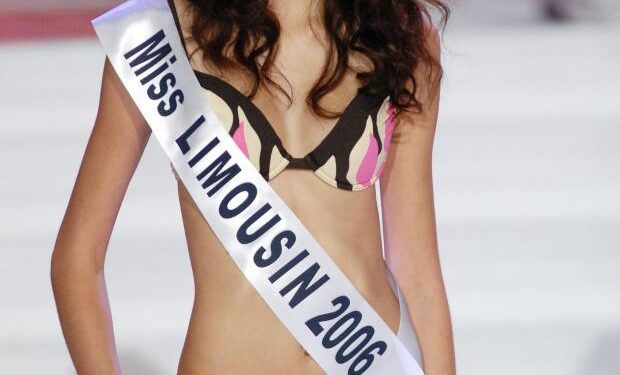 Sophie Vuzelaud, señorita Limousin 2006, en un traje de baño.