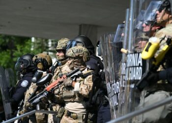 El juez federal ordena a Trump Admin de que detenga las operaciones de inmigración sin causa probable en California