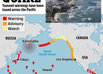 Mapa que muestra advertencias de tsunami a través del Océano Pacífico.