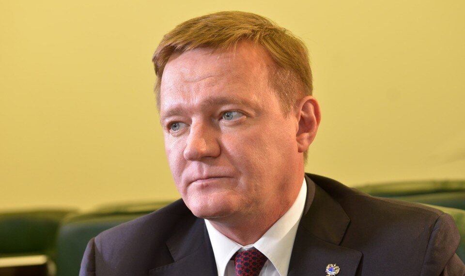 Foto de Roman Starvoit, ministro de transporte ruso.