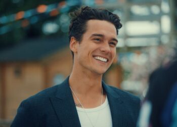 El patrimonio neto de Miles Nazaire y la crisis de deuda de la compañía de £ 100k revelaron