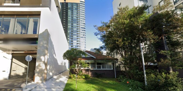 Casa con aprobación comercial de zonificación en Rhodes, NSW.