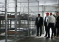 El presidente del presidente Donald Trump, junto con el gobernador de Florida, Ron DeSantis, recorre una cárcel de inmigración, denominado "Alligator Alcatraz," Ubicado en el sitio del aeropuerto de capacitación y transición de Dade-Collier en OchoPee, Florida, el 1 de julio de 2025.