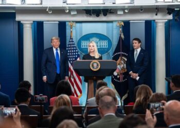 Fiscal General emite memo que describen los próximos pasos para hacer un idioma oficial de inglés en EE. UU.