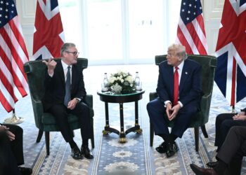 Keir Starmer y Donald Trump en una reunión bilateral.