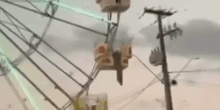 Rueda de la fortuna en una tormenta de arena.