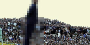 Público colgado en Zahedan, Irán.