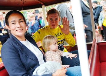 Jonas Vingegaard esposa Trine Hansen y familia